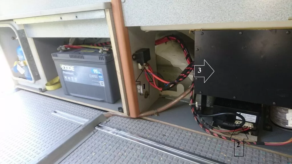 Lithium battery in VW bus - installation in T4 California Coach