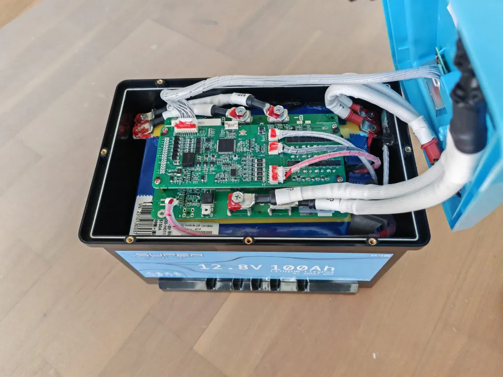 Supervolt Batterie von Innen